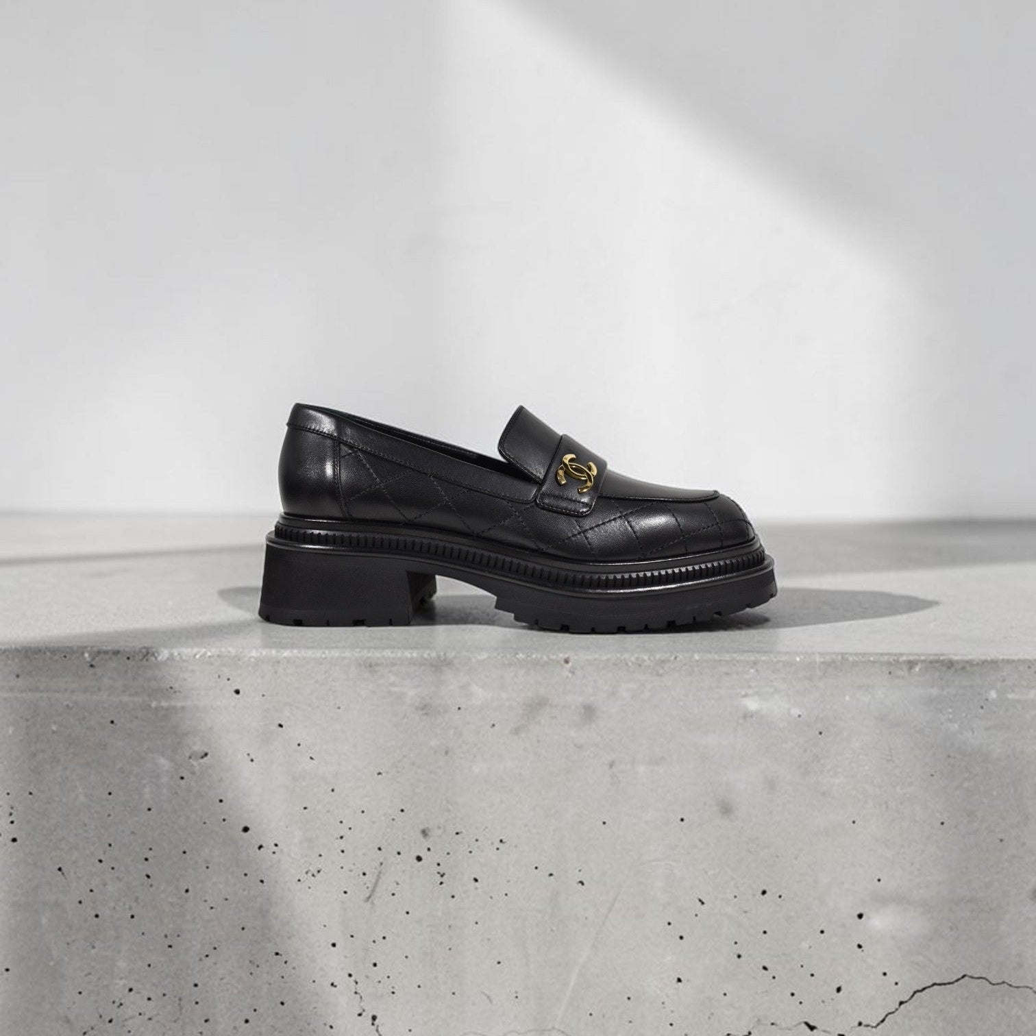 Chanel Interlocking CC Loafer Size: 38.5
