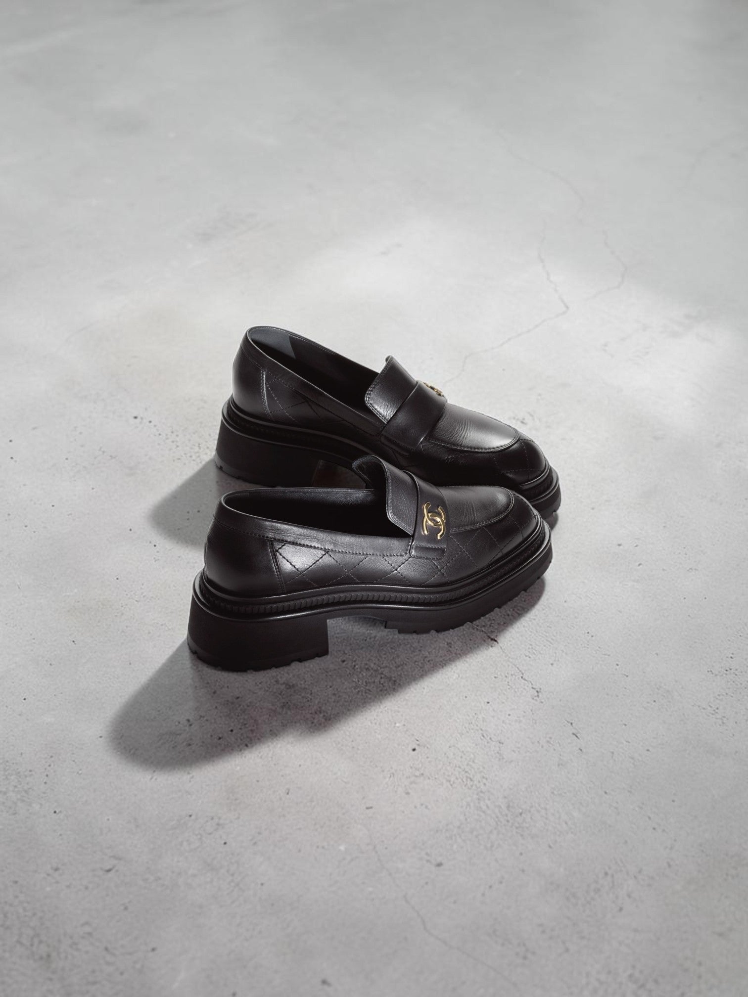 Chanel Interlocking CC Loafer Size: 38.5