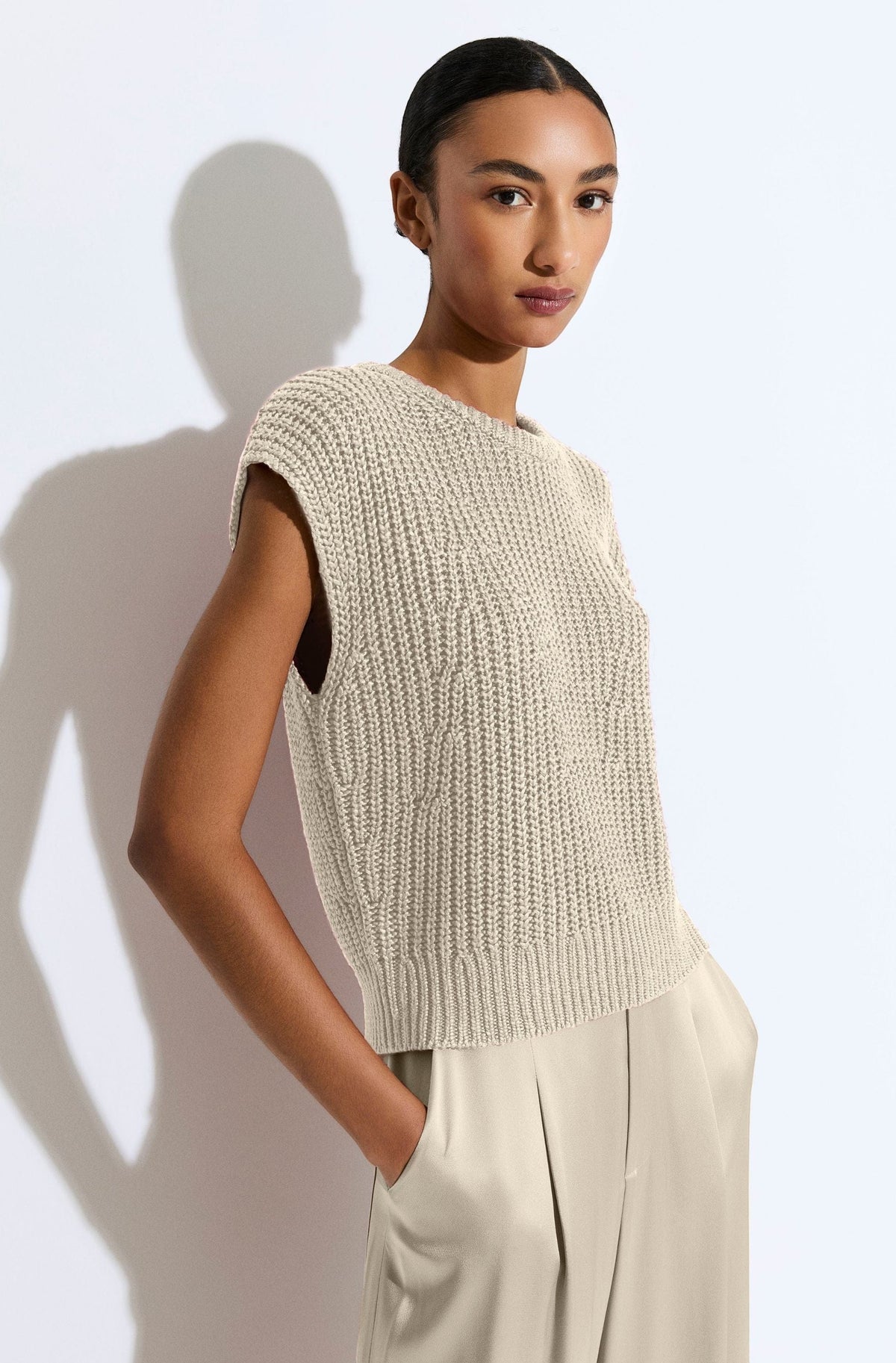 LA POINTE Silk Yarn Sleeveless Crop Sweater Size M